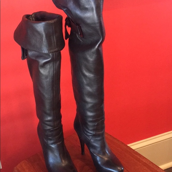 Over the knee black boots - Picture 3 of 8